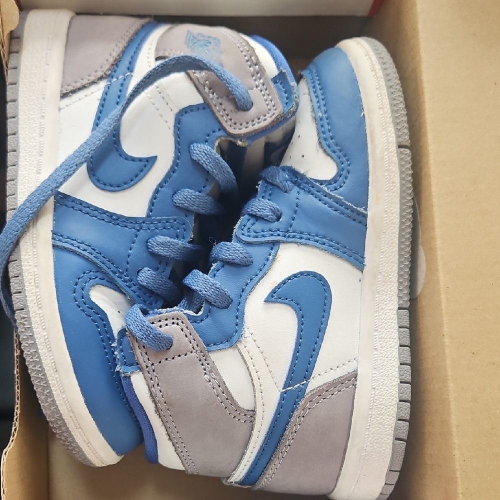 Nike Kids Blue and Gray Sneakers
